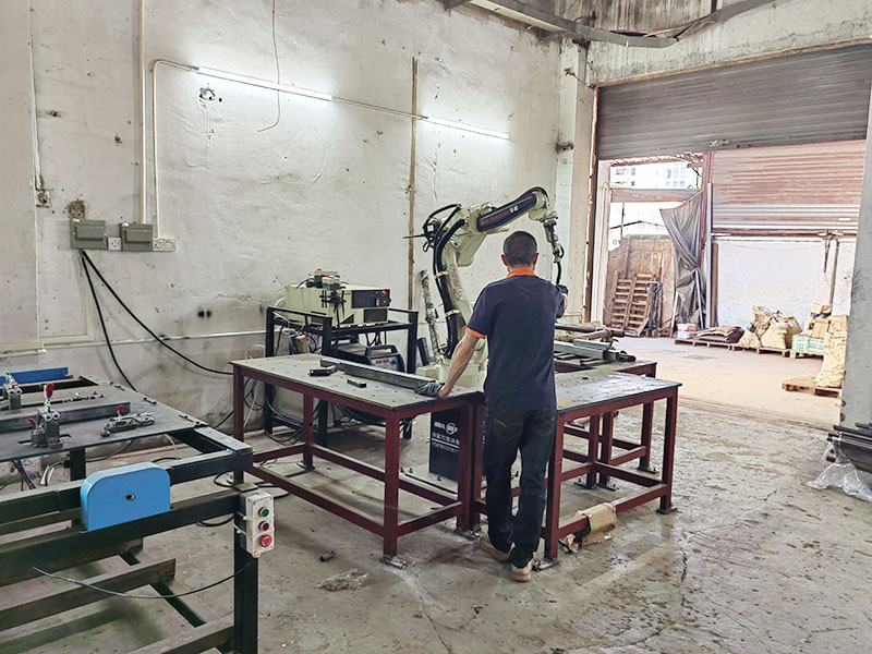 自动化焊接加工